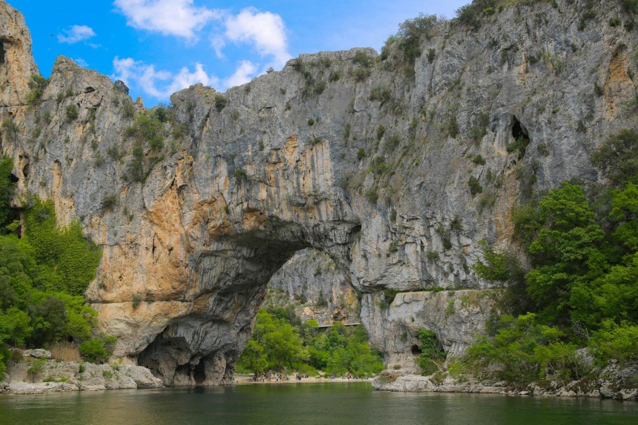 Saint-Paulet-de-Caisson Les Yourtes De Provence מראה חיצוני תמונה